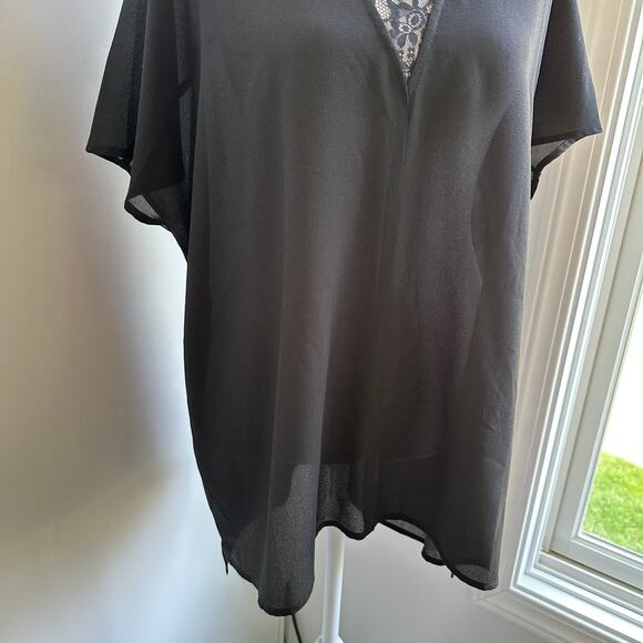 Kut From The Kloth Black Lace V-Neck Flowy Blouse Short Sleeve Large - Picture 3 of 6